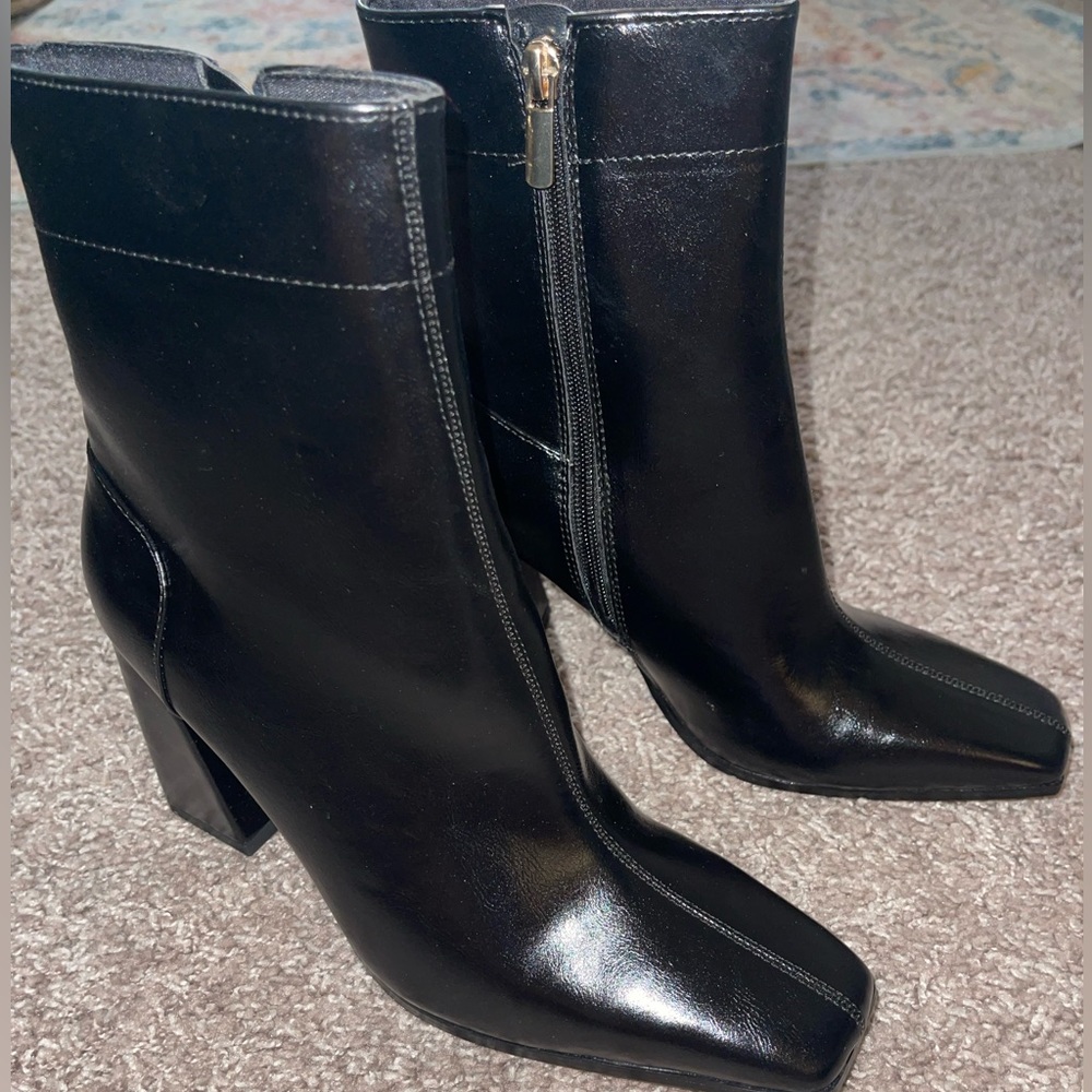 Cute Black Boots! Size 8 never worn